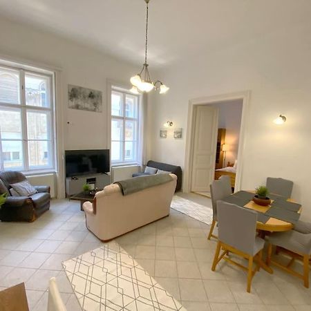 Spacious Andrassy Budapest Exteriör bild